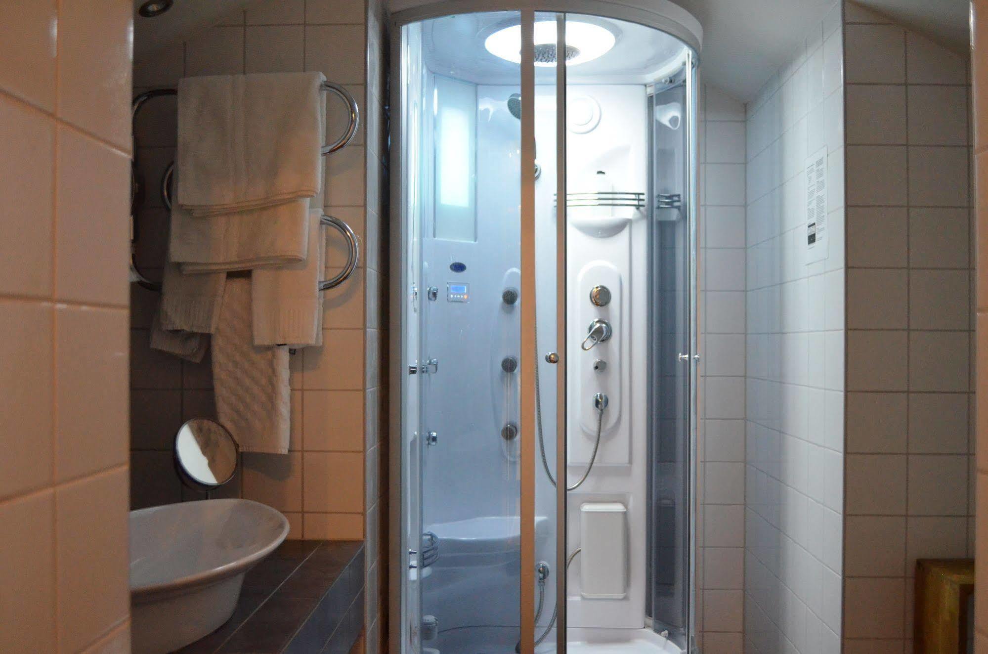 Hotel Wictoria Mariestad Exterior photo
